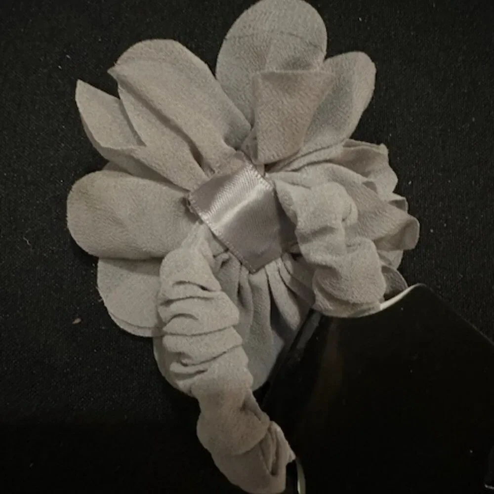 Grey Flower Chiffon Scrunchie  -kids  SC2989  Handmade NWT Boutique